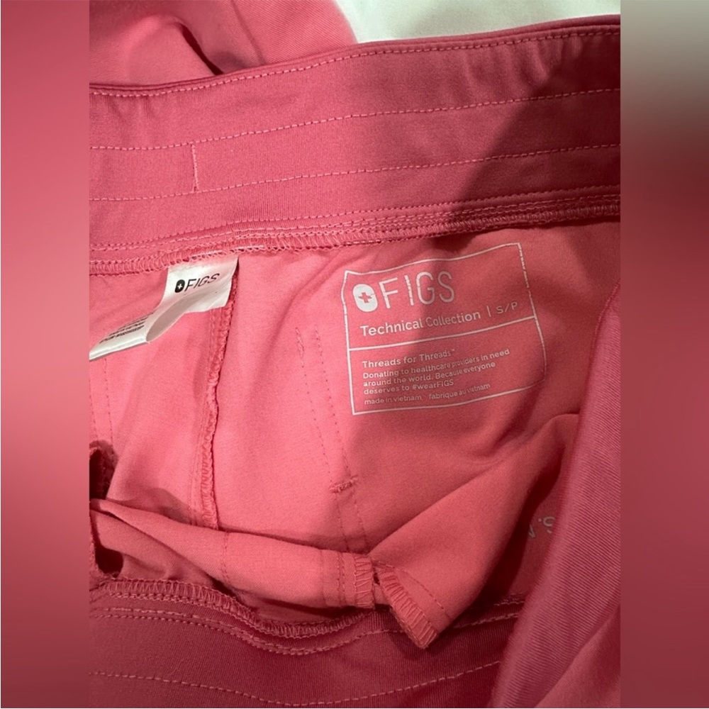 S/P Zamora joggers in neon pink FIGS